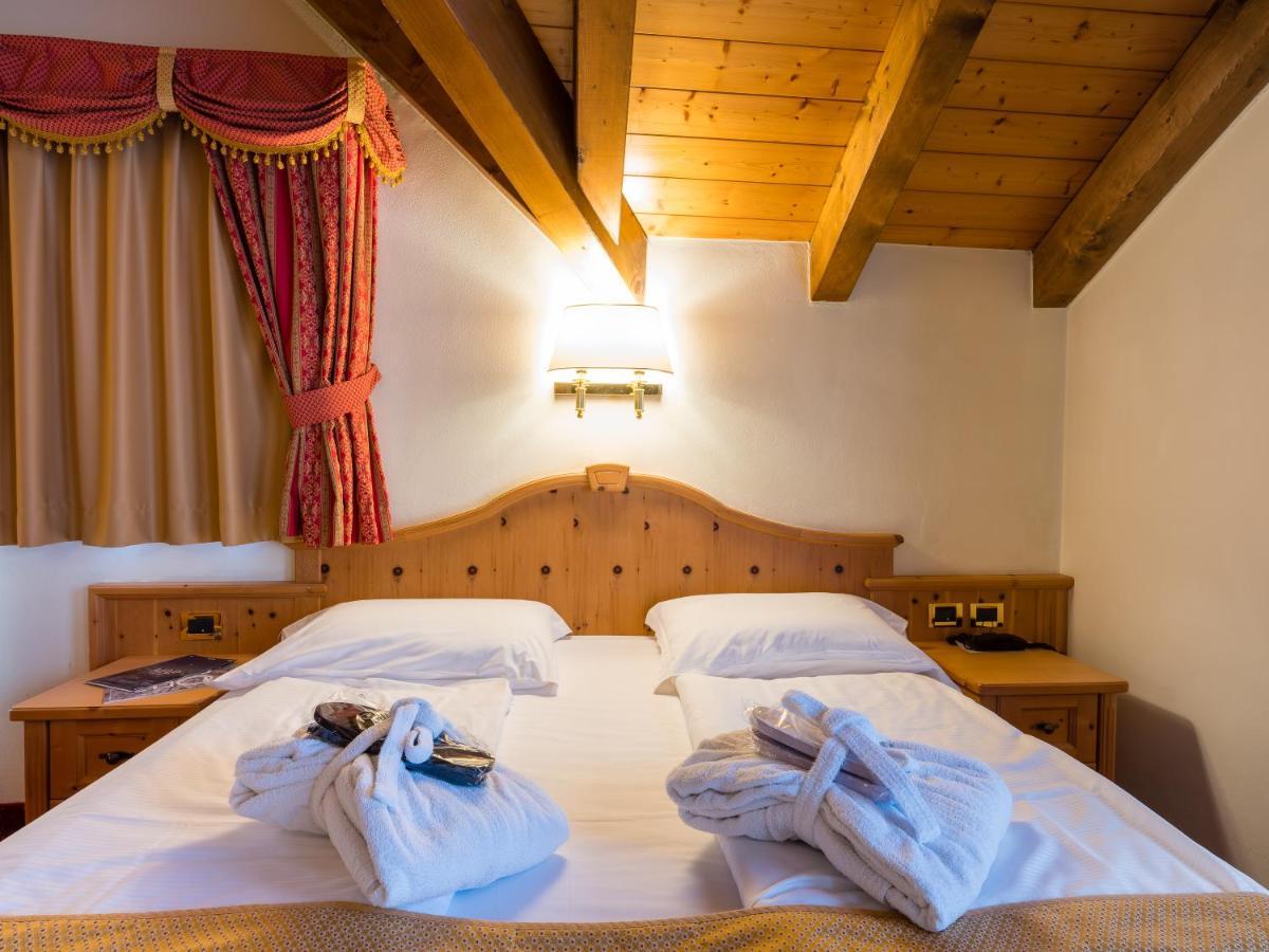 Albergo Dimaro Wellness Hotel ภายนอก รูปภาพ