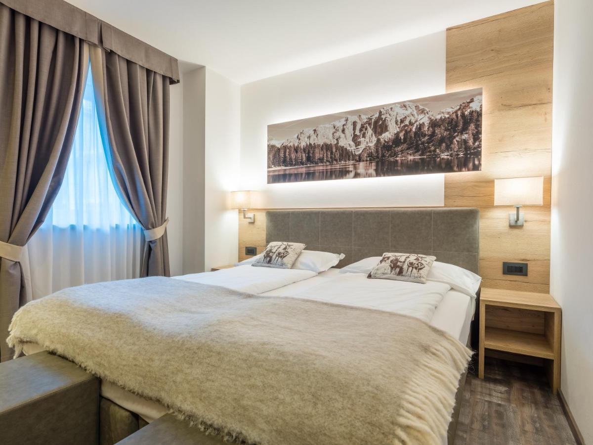 Albergo Dimaro Wellness Hotel ภายนอก รูปภาพ